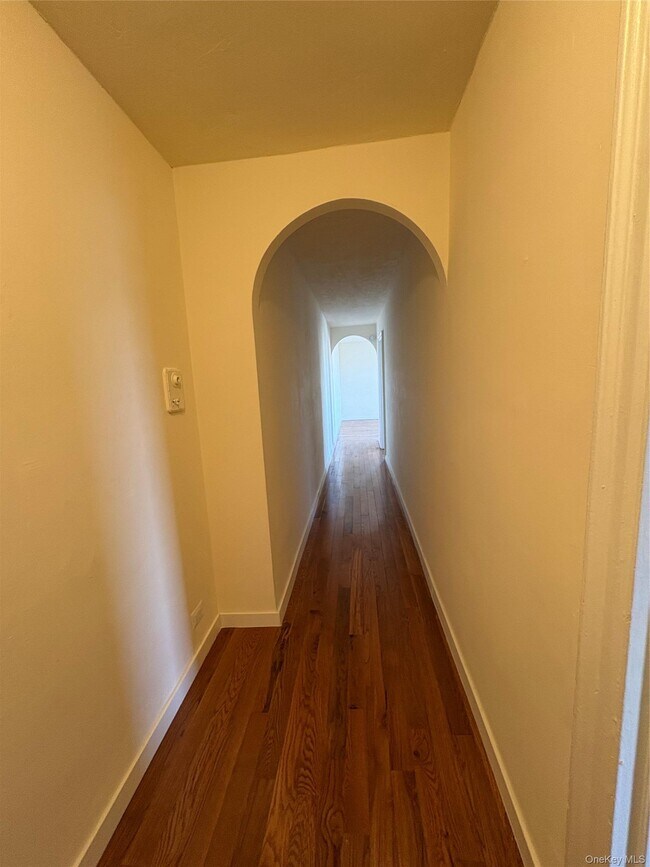 Building Photo - 30 Locust Hill Ave