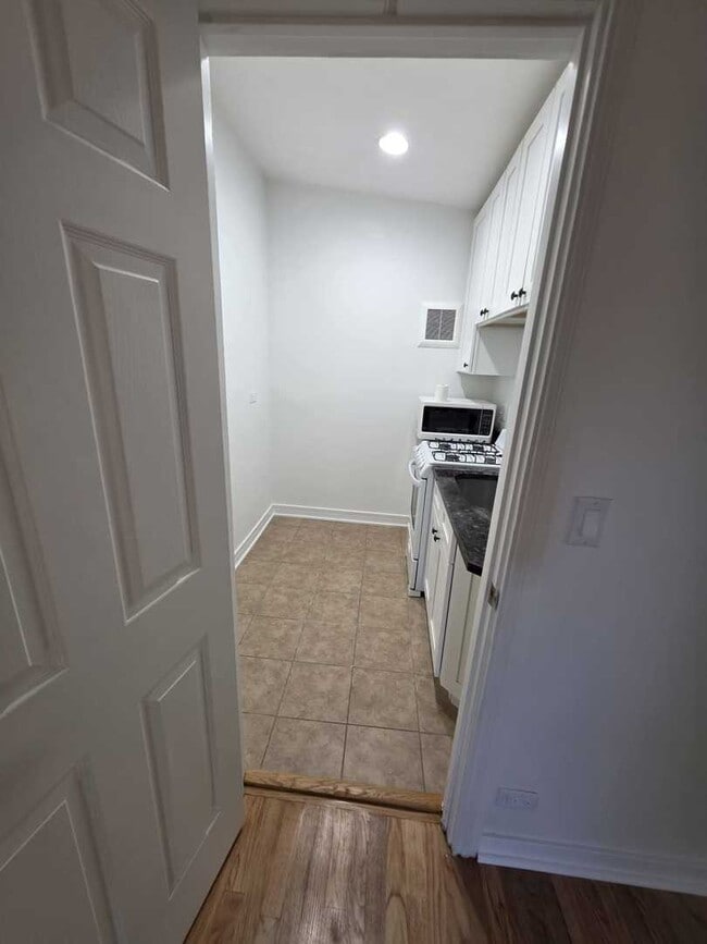 Building Photo - 20831 Maple Ct