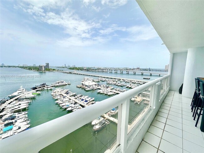 Building Photo - 1717 N Bayshore Dr