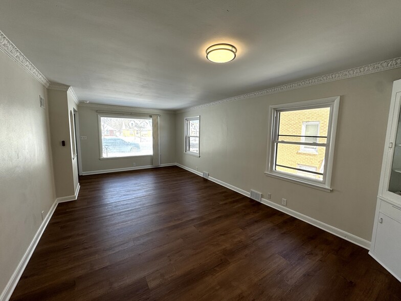 Building Photo - 8625 W Burleigh St