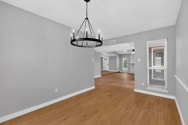 Building Photo - 243 Woodhurst Dr