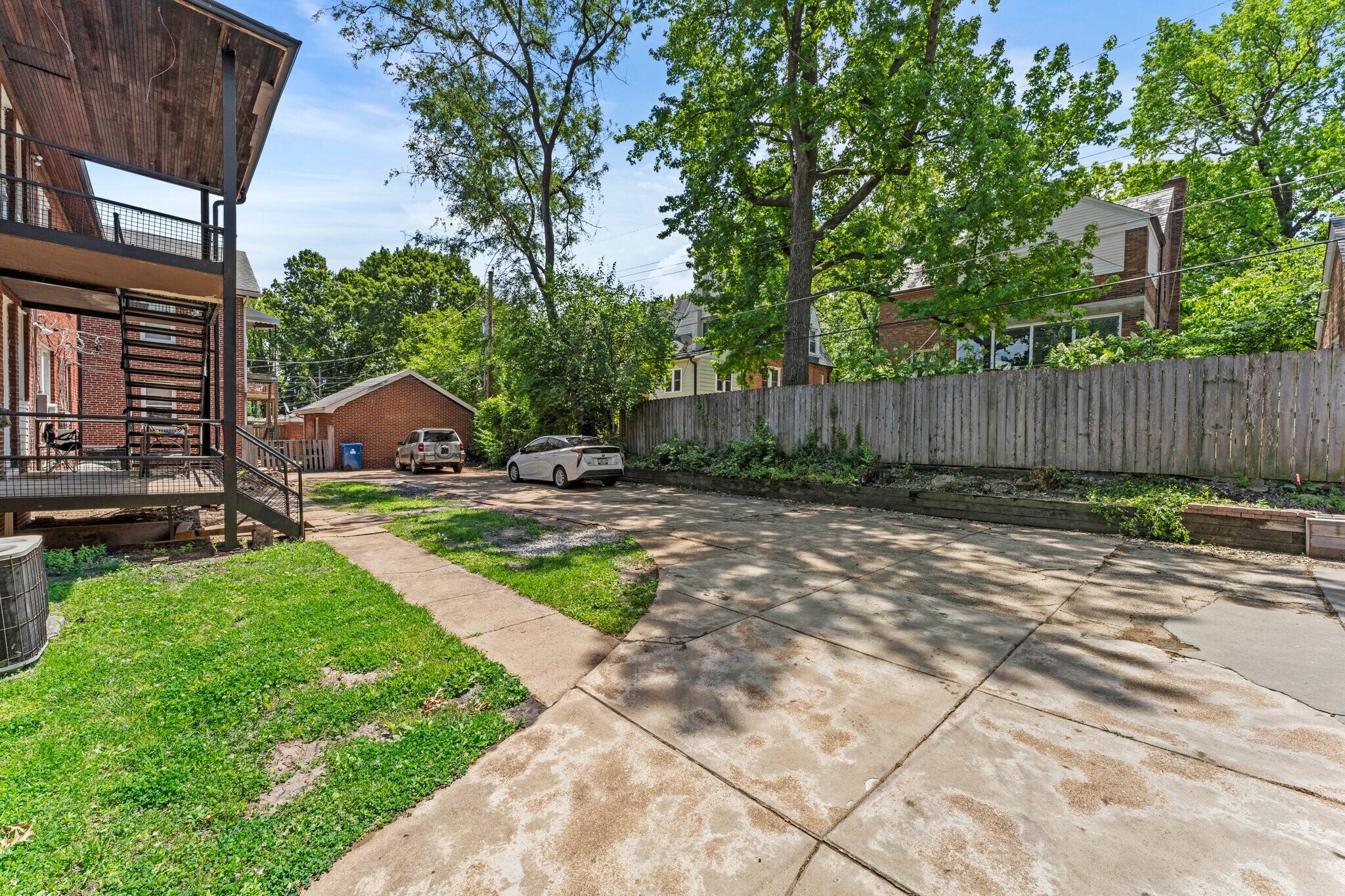 Building Photo - 7350 Amherst Ave