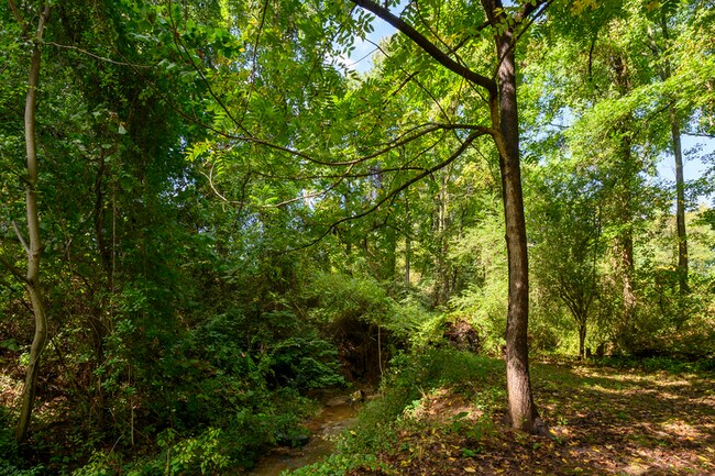 Building Photo - 144 Midland Rd