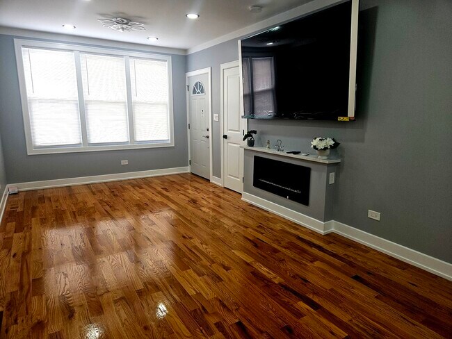 Building Photo - 4521 S Mozart St