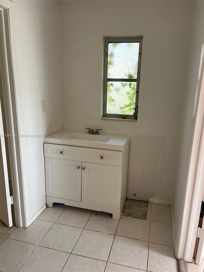 Building Photo - 1340 Piney Rd