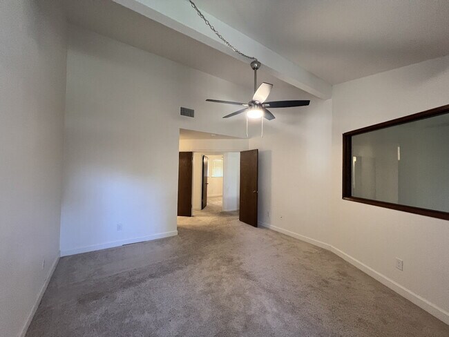 Building Photo - Beautiful Condo in Villa Del Sol – 2 Beds,...