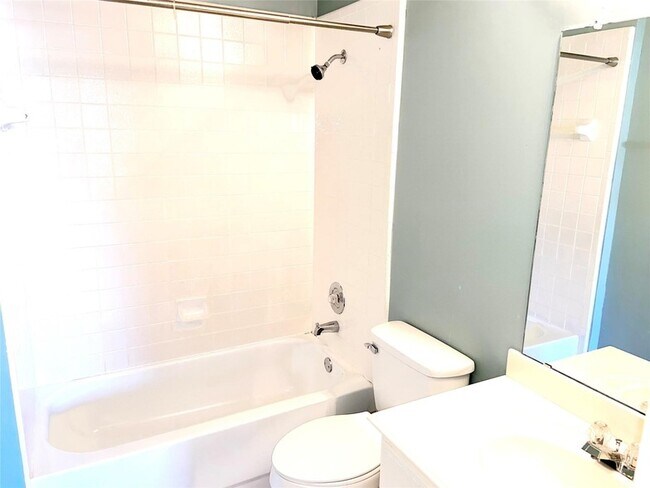 Building Photo - 4605 Hinton Dr