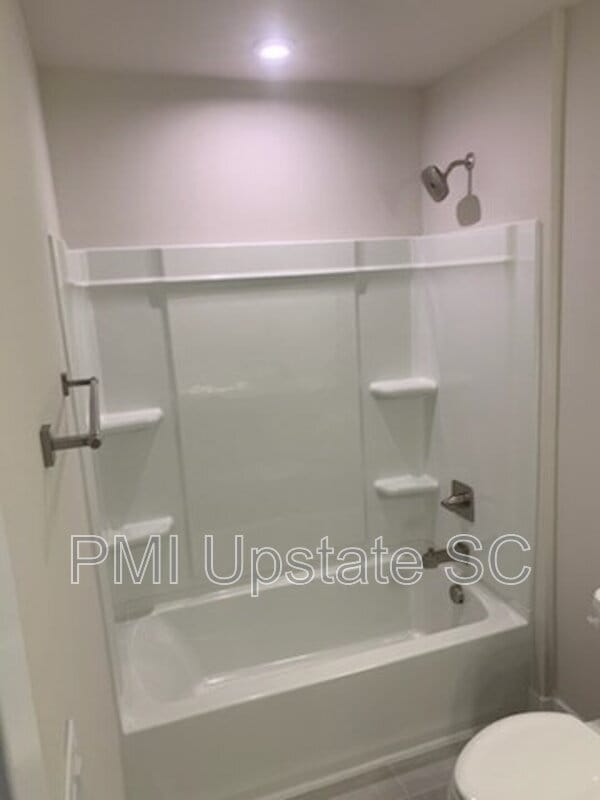 Building Photo - 413 Camarillo Ln