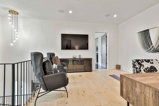 Building Photo - Modern Luxury Estate with Rooftop Deck in Trilith