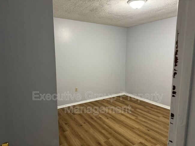 Building Photo - 1178 Lois Ln