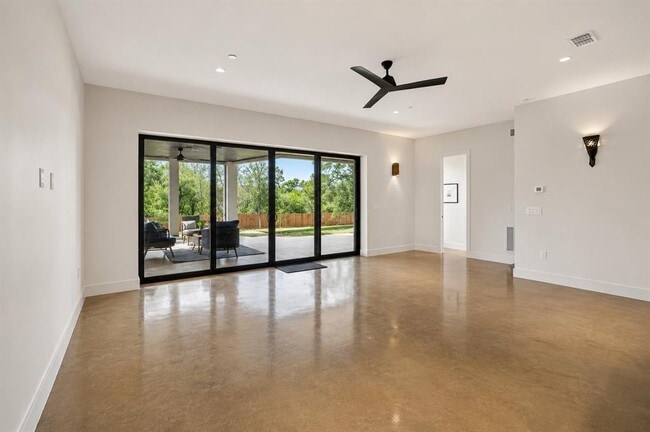 Building Photo - 434 Brady Ln