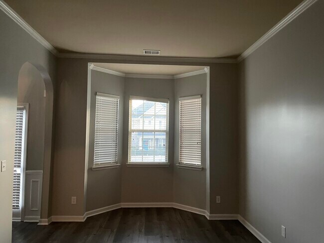 Building Photo - 527 Telegraph Dr