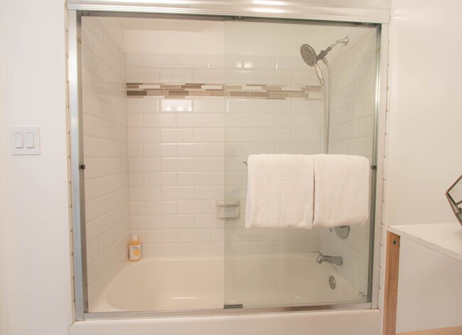 Building Photo - 239 NW 32nd St