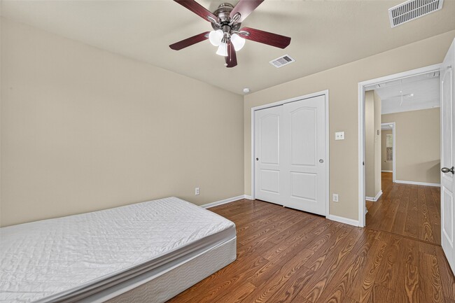 Building Photo - 9106 Fuqua Breeze Dr