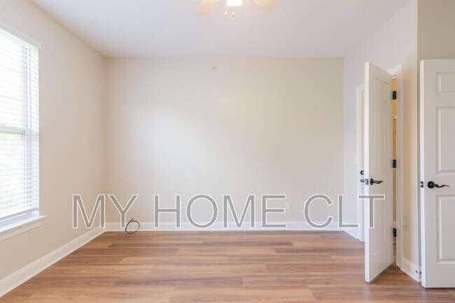 Building Photo - 6716 Mallard Park Dr