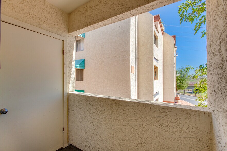 Building Photo - 12123 W Bell Rd