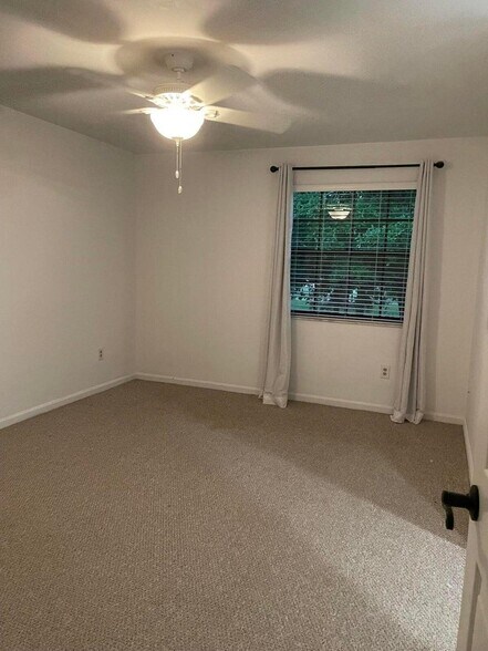 Building Photo - 579 Prestwick Cir