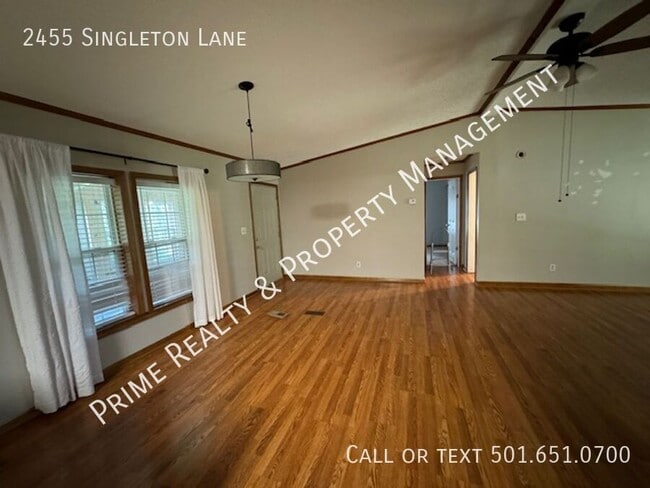 Building Photo - 2455 Singleton Ln