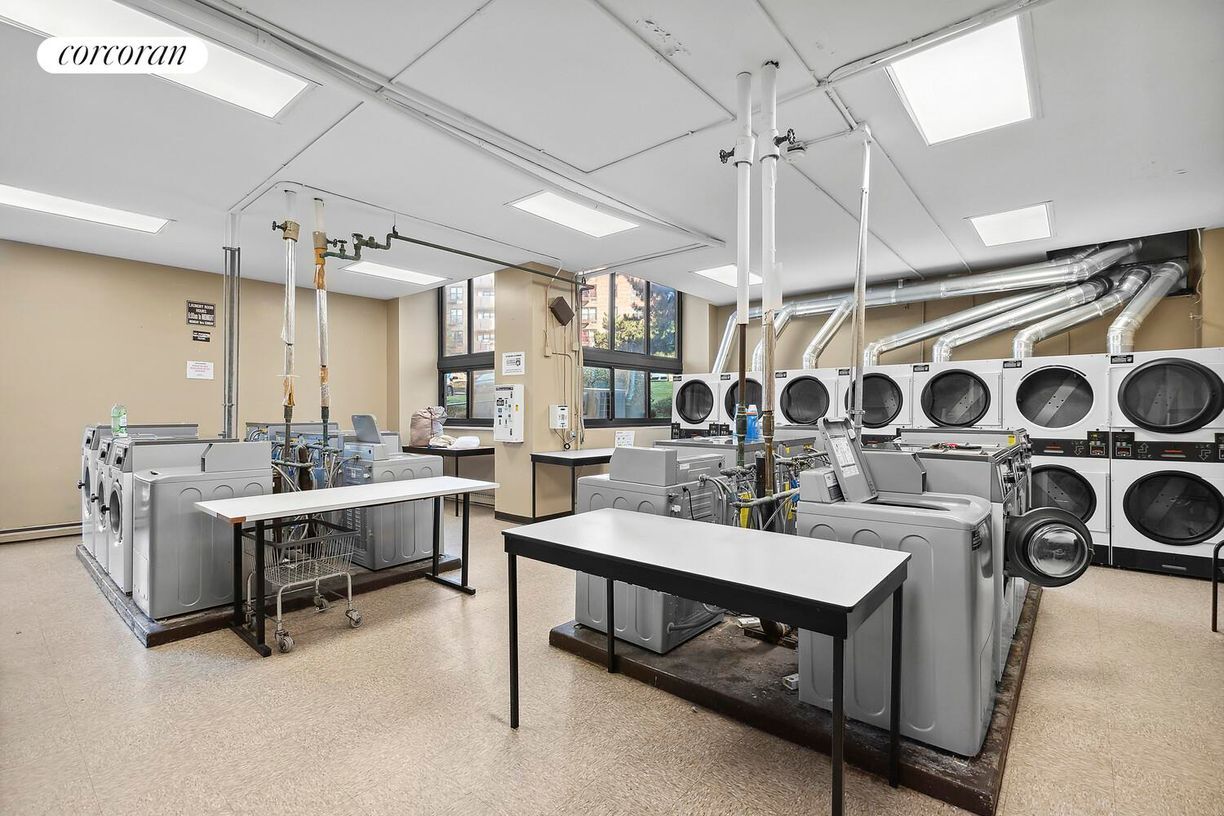 Building Photo - 1 Glenwood Ave