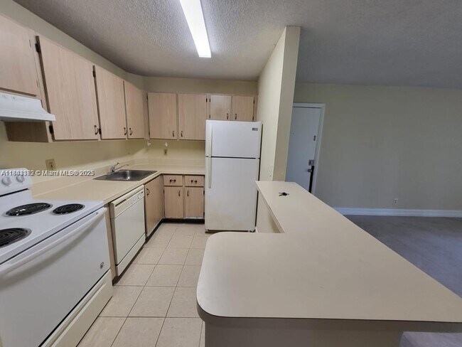 Building Photo - 10765 Cleary Blvd