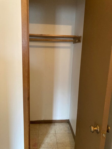 Building Photo - 10628 W Bobolink Ave