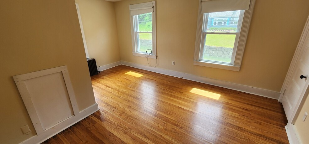 Bedroom - 67 Maple St