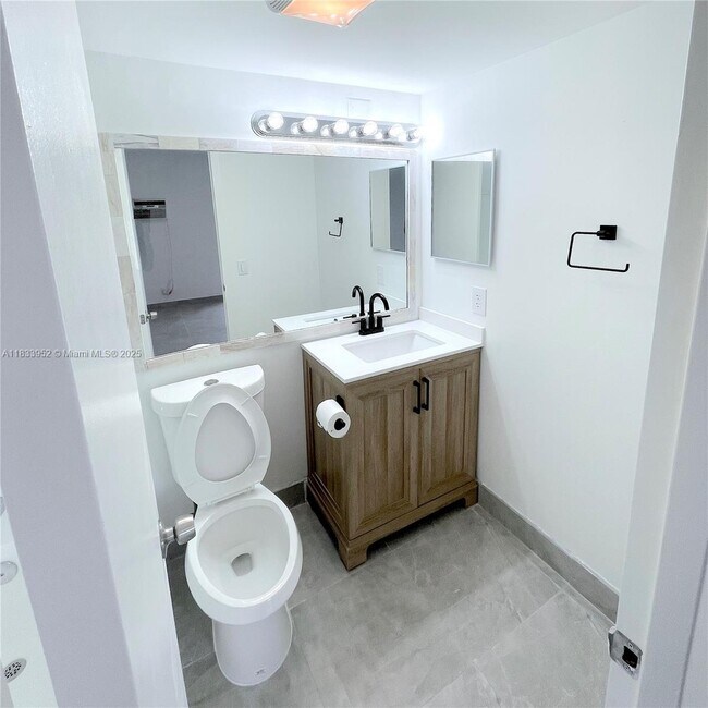 Building Photo - 138 Brighton D