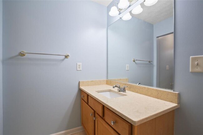 Building Photo - 2643 Whispering Pines Dr SW