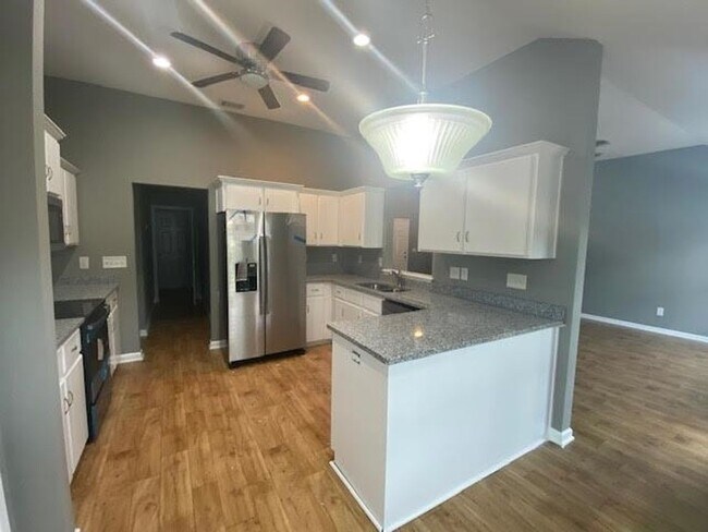 Building Photo - 4 Bed 2 Bath New Fenced in Yard In Kingsla...