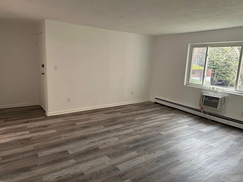 Building Photo - 28 Bryon Rd