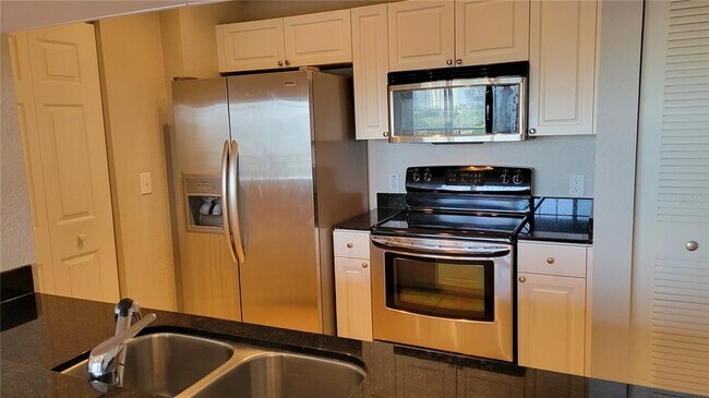 Building Photo - 1064 N Tamiami Trl