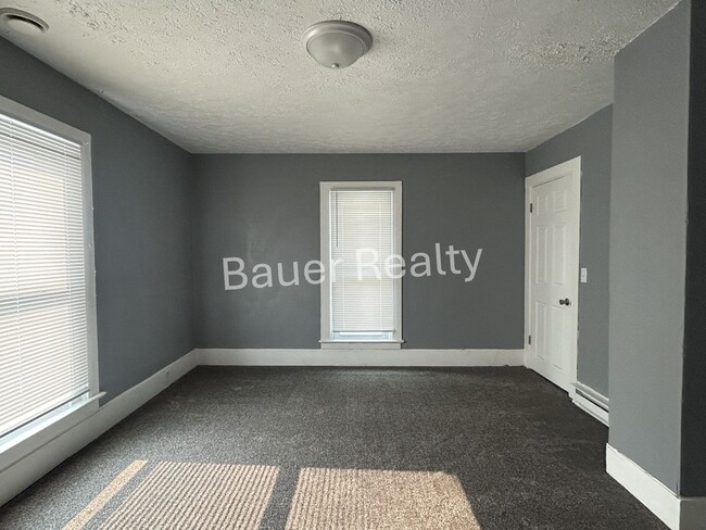 Building Photo - 114 Dale Ave