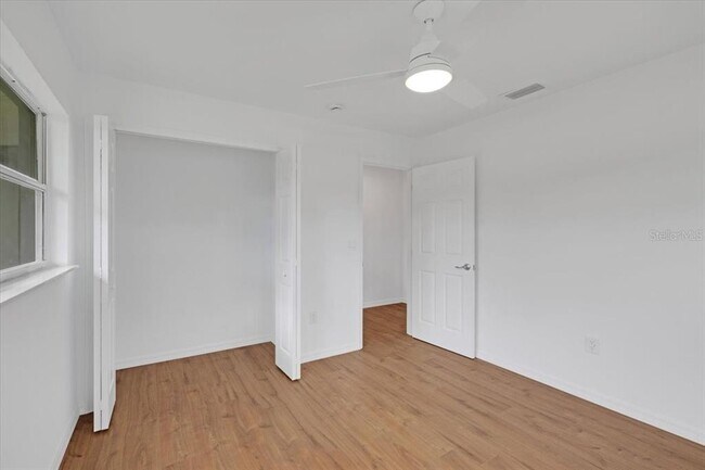 Building Photo - 2206 Mark Ave