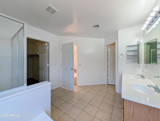 Building Photo - 6416 N 78th Ln