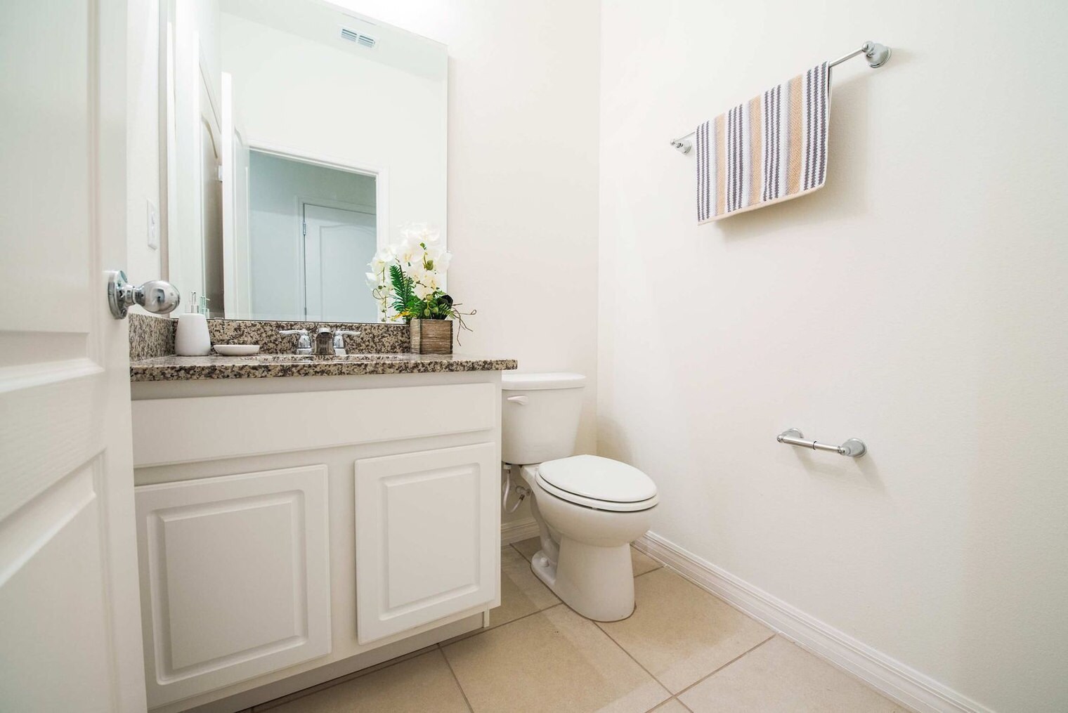 Building Photo - 5277 Oakbourne Ave