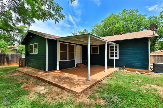 Building Photo - 726 Woodlawn Dr