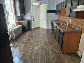 Building Photo - 224 W Jackson St