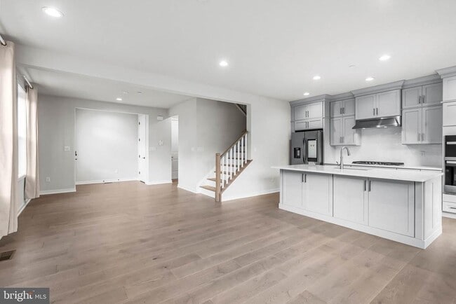 Building Photo - 401 HARTNUP St