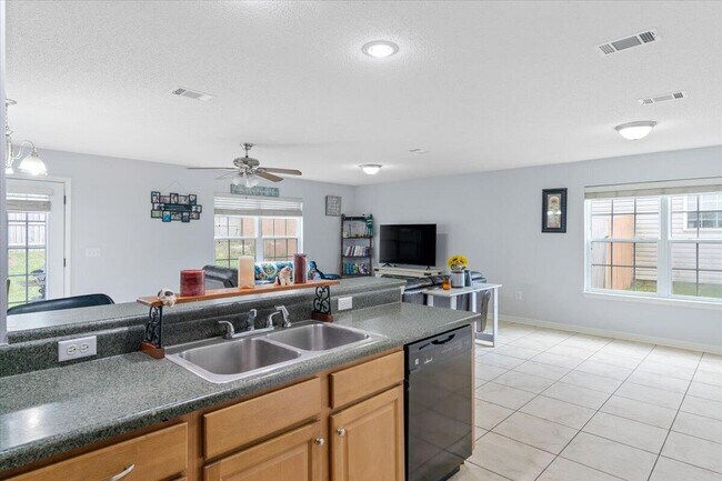 Building Photo - 291 Dahlquist Dr