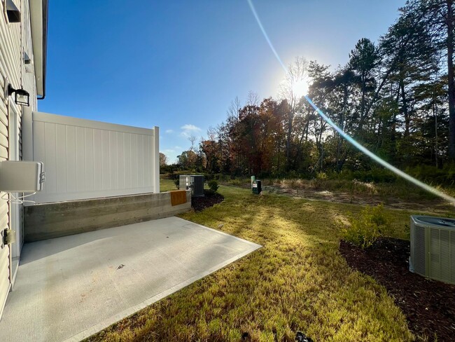 Building Photo - Welcome to your new townhouse