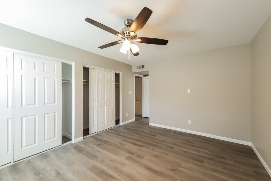 Building Photo - 14009 N 42nd Dr