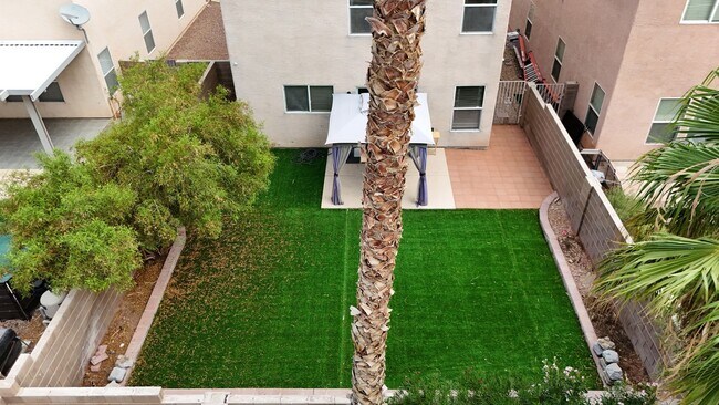 Building Photo - Cozy Furnished 3bed 3bath l Near Southern Highlands