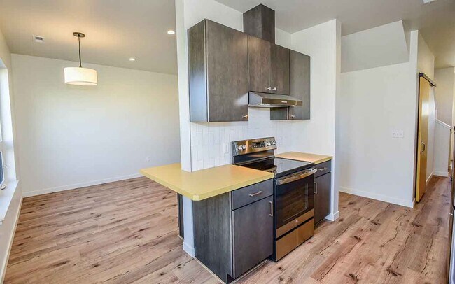 Building Photo - 2356-60 Shorthorn Ave. - Burnham Ranch Building 4