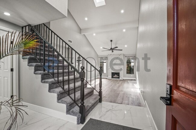 Building Photo - Unit