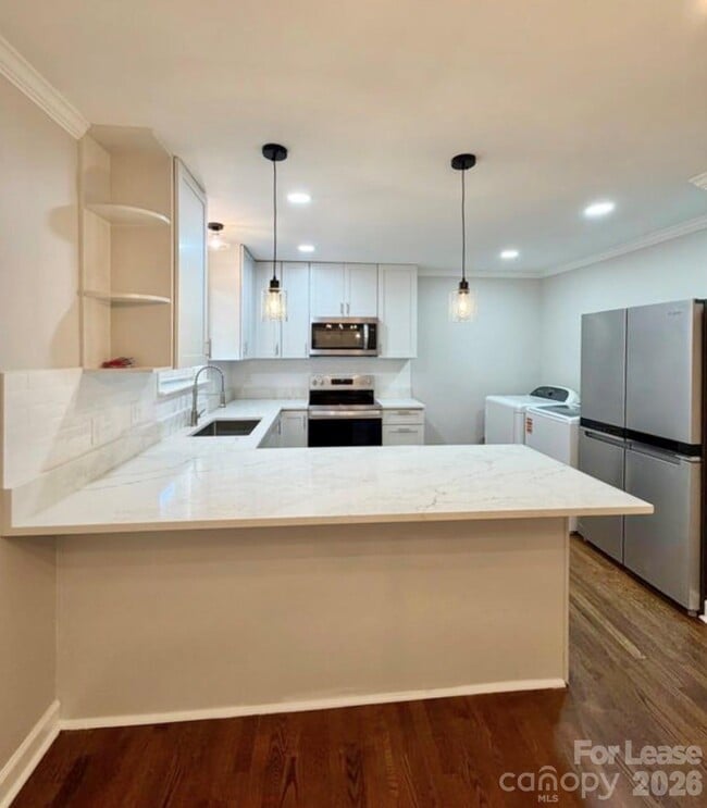 Building Photo - 4201 University Dr