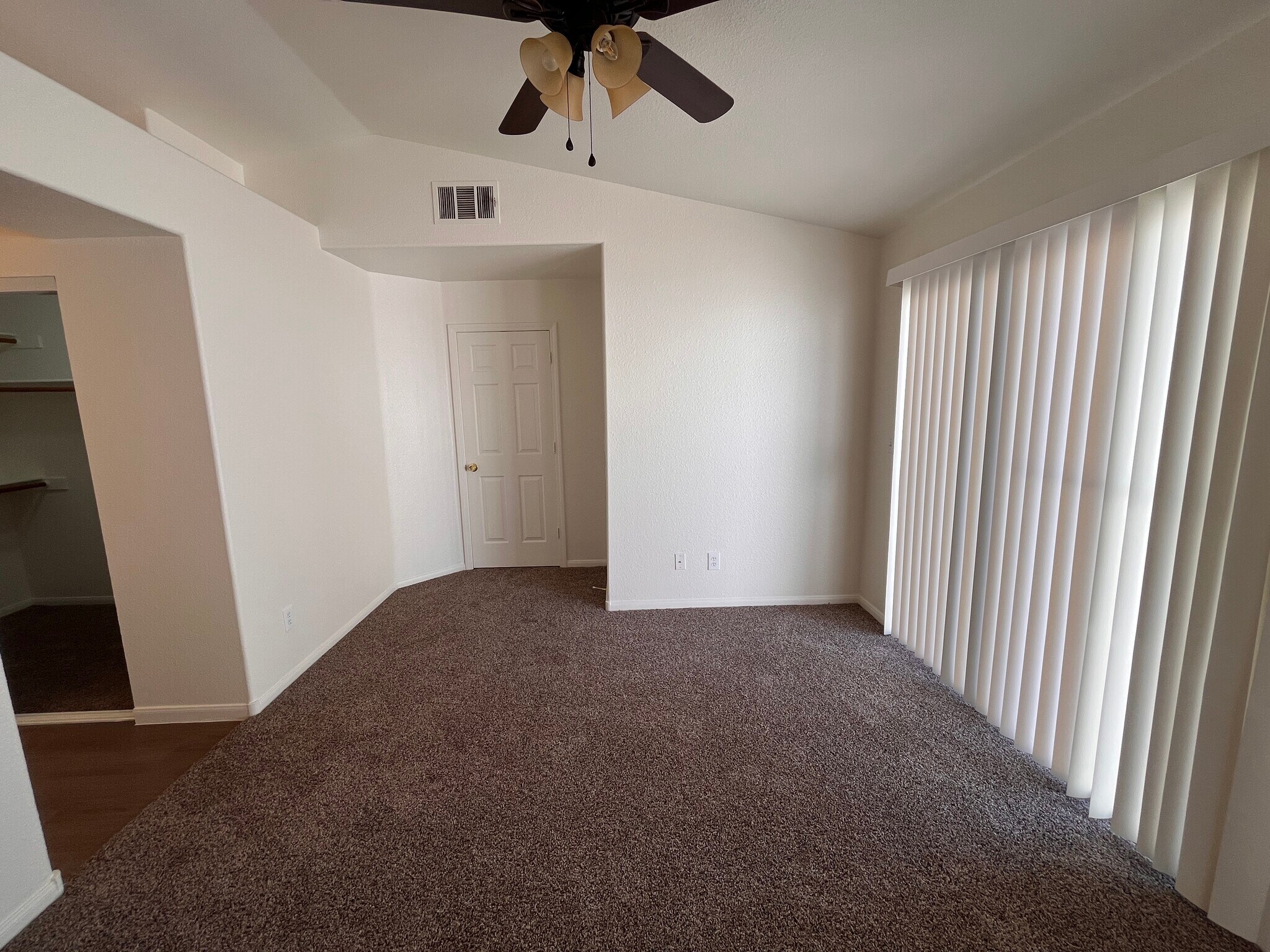 Building Photo - 1501 Waterton Dr