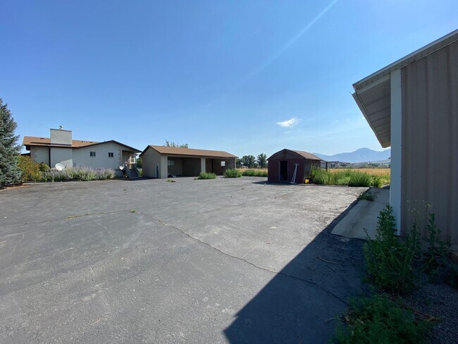 Building Photo - 1235 S 1950 W