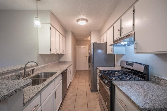 Primary Photo - 12901 Chromite St