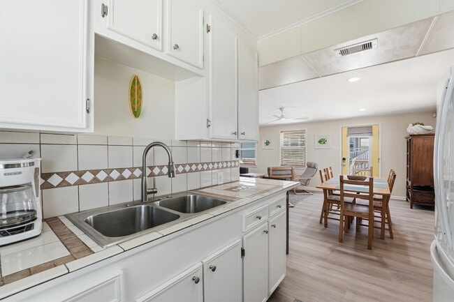 Building Photo - 4031 Panola Dr