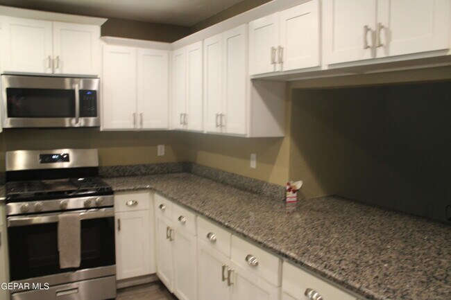 Building Photo - 3145 Red Sails Dr